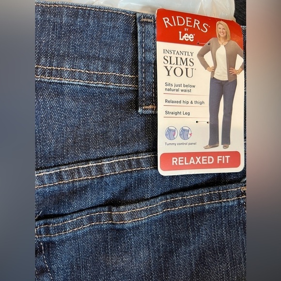 B5.7 NWT RIDERS BY LEE RELAXED FIT Straight Leg Jeans 24 Petite 29” - Picture 2 of 2